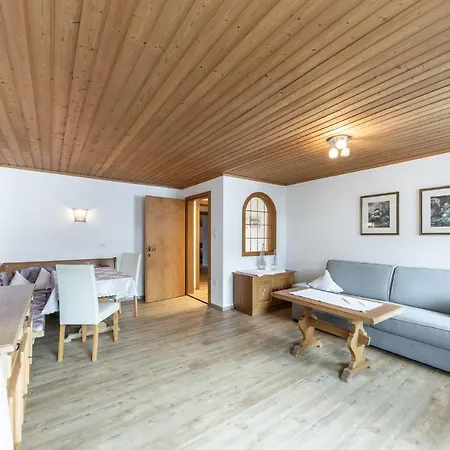 St.lukas בית הארחה 3*