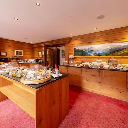 St.lukas בית הארחה 3*