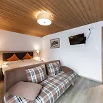 St.lukas Pensión 3*