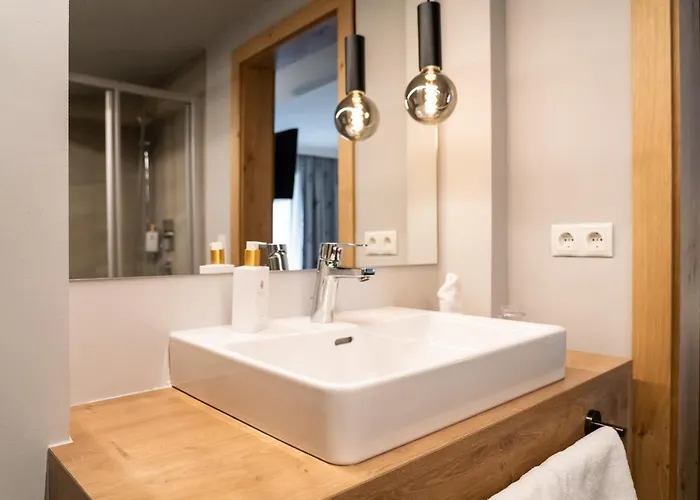 St.lukas 3* فوندس