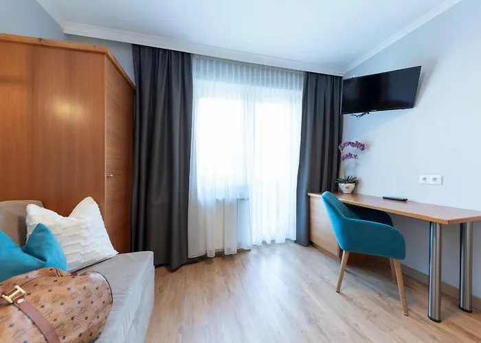 St.lukas 3* فوندس